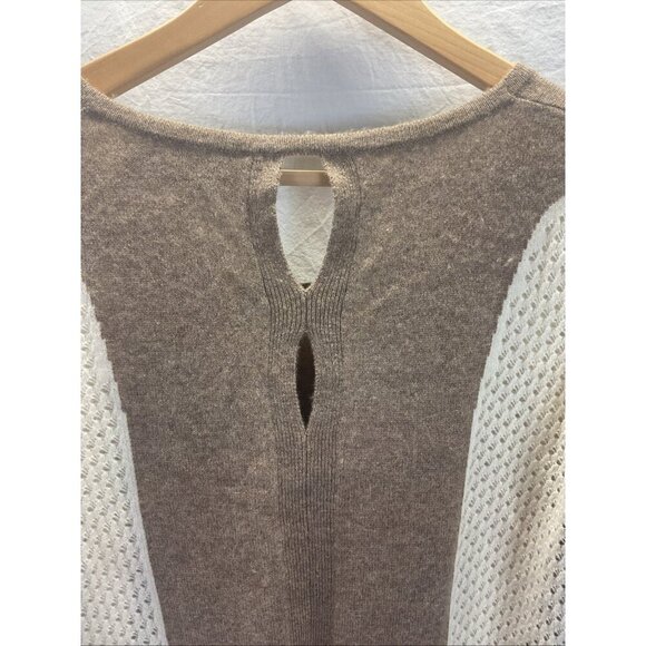 Quinn 100% cashmere tan Ivory crochet color block keyhole sweater size S - Picture 4 of 10